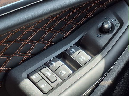 Used 2025 Jeep Grand Cherokee Summit w/ Obsidian Package image 10