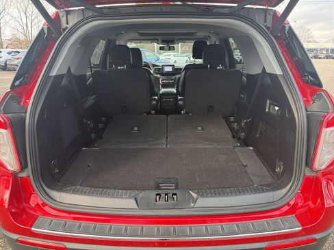 Used 2020 Ford Explorer Limited w/ Class III Trailer Tow Package image 23