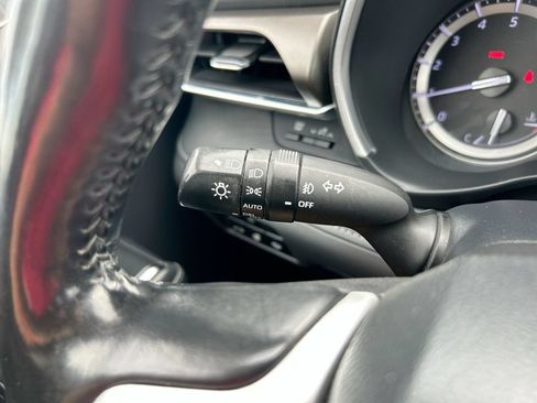 Used 2022 Toyota Highlander Limited FWD image 22