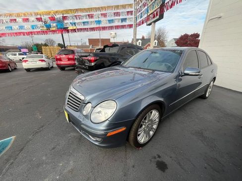 Used 2007 Mercedes-Benz E 350 4MATIC Sedan image 2