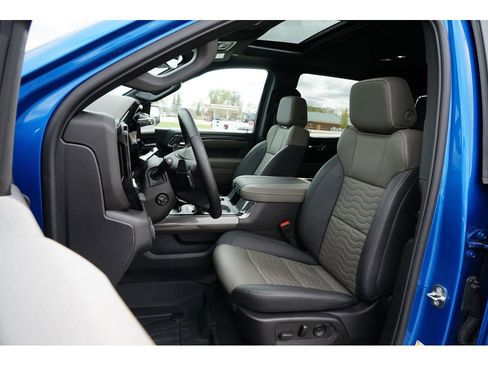 Used 2024 Chevrolet Silverado 1500 ZR2 image 12