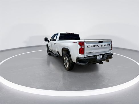 Used 2021 Chevrolet Silverado 2500 Custom w/ Custom Value Package AWD/4WD image 7