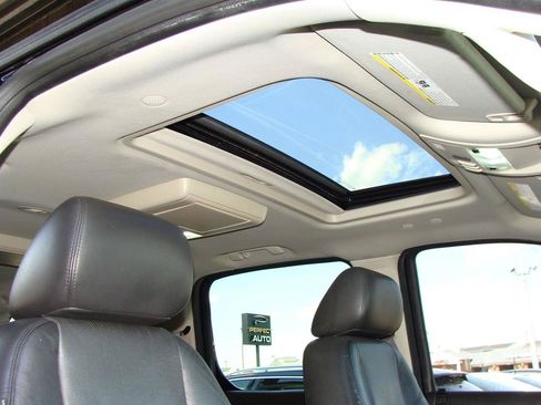 Used 2012 Cadillac Escalade ESV Luxury AWD/4WD image 14