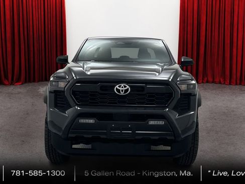 Certified 2024 Toyota Tacoma TRD Off-Road image 2