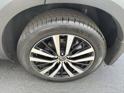 Certified 2024 Nissan Pathfinder Platinum w/ Cargo Package AWD/4WD image 11