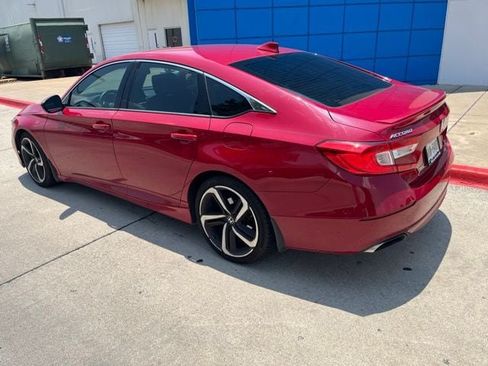 Used 2018 Honda Accord Sport image 13