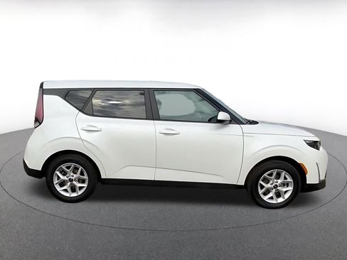 Used 2025 Kia Soul LX w/ LX Technology Package image 9
