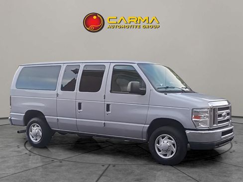 Used 2014 Ford E-350 and Econoline 350 XLT image 10