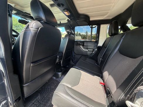 Used 2018 Jeep Wrangler Unlimited Sport AWD/4WD image 29