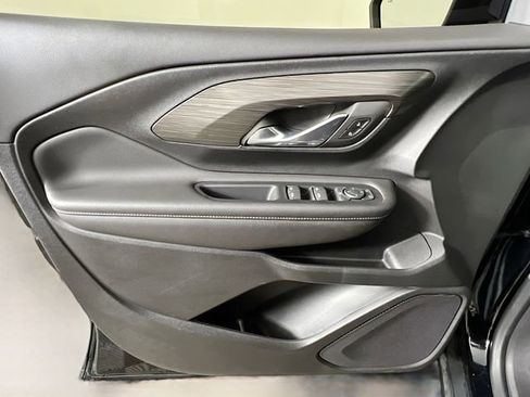 Used 2023 GMC Terrain SLE w/ Driver Convenience Package FWD image 30
