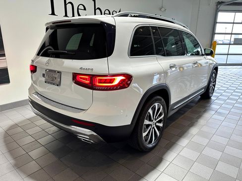 Used 2022 Mercedes-Benz GLB 250 4MATIC image 4