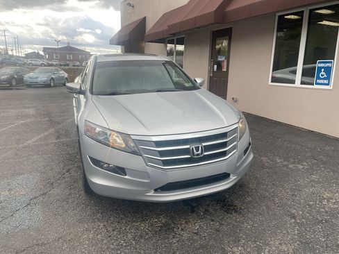 Used 2010 Honda Crosstour EX-L image 2