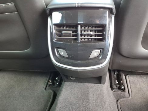 Used 2019 Cadillac XTS Luxury FWD image 17