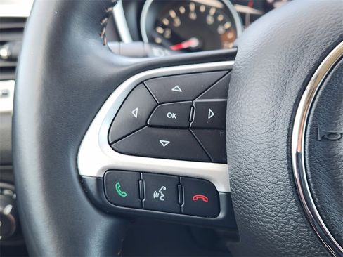 Used 2019 Jeep Compass Latitude image 27