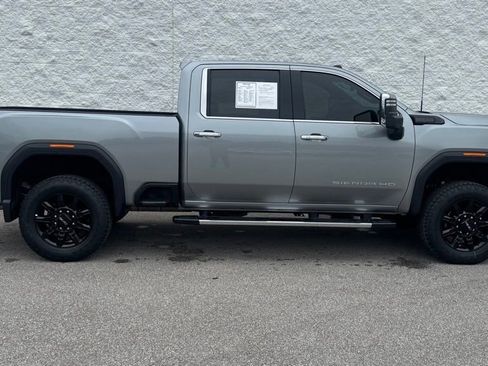 Used 2025 GMC Sierra 2500 SLT w/ SLT Premium Package AWD/4WD image 2