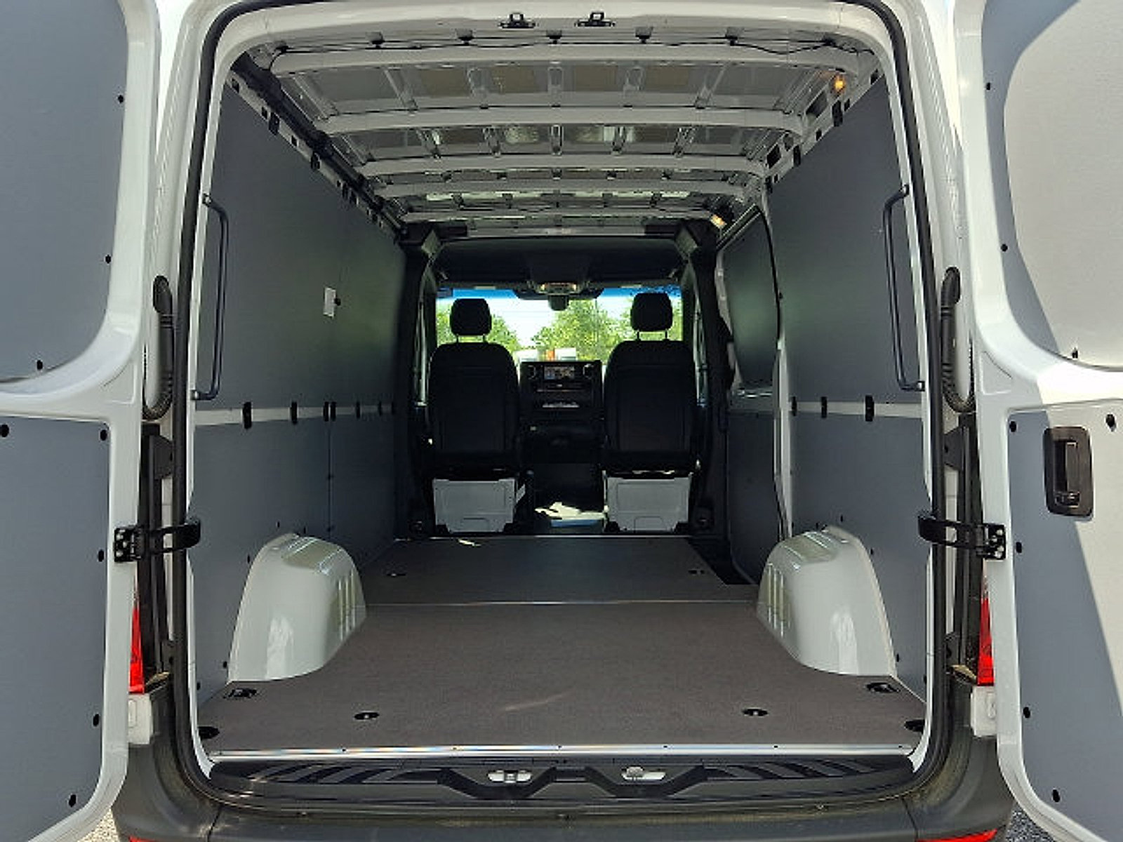 Used 2026 Mercedes-Benz Sprinter 2500 image 10