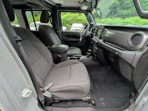 Used 2023 Jeep Wrangler Unlimited w/ Cold Weather Group AWD/4WD image 15