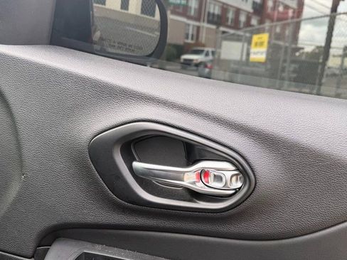 Used 2022 Jeep Cherokee Trailhawk image 20