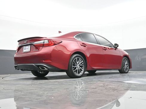 Used 2017 Lexus ES 350 w/ Luxury Package FWD image 42