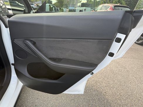 Used 2023 Tesla Model Y Performance AWD/4WD image 21
