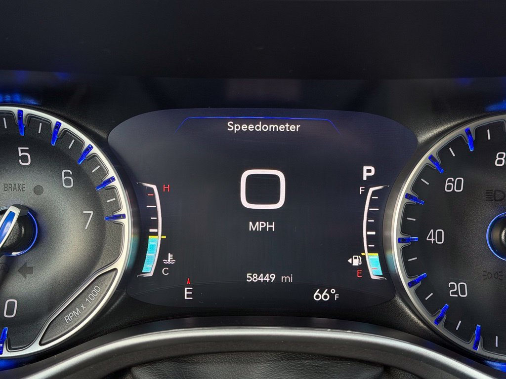 Used 2025 Chrysler Pacifica Select FWD image 31