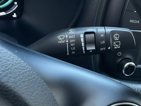 Used 2025 Kia Soul LX w/ LX Technology Package image 26