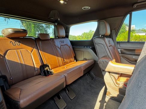 Used 2024 Ford Expedition King Ranch image 17