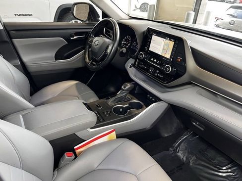 Certified 2021 Toyota Highlander XLE image 53