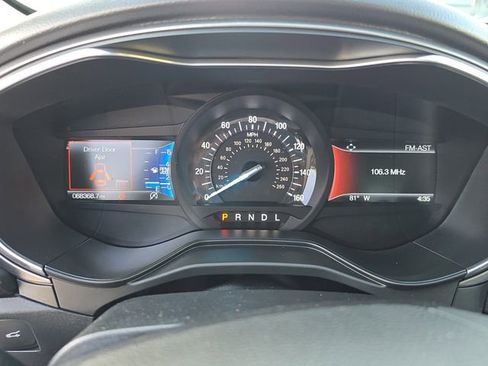 Used 2020 Ford Fusion SE image 18