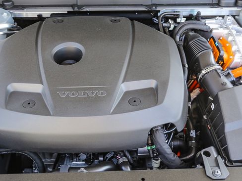 New 2025 Volvo XC60 T8 Plus w/ Climate Package image 14