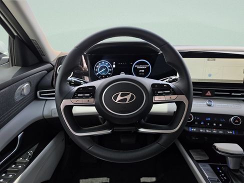 New 2026 Hyundai Elantra Limited FWD image 19