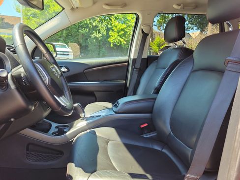 Used 2017 Dodge Journey GT w/ Driver Convenience Group FWD image 18