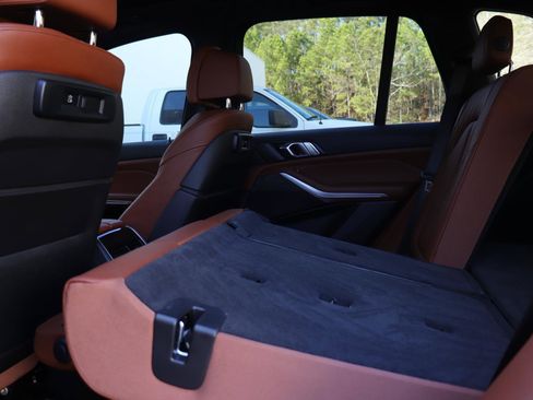 Used 2022 BMW X5 xDrive40i w/ M Sport Package image 13