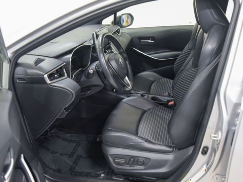 Used 2020 Toyota Corolla XSE image 2