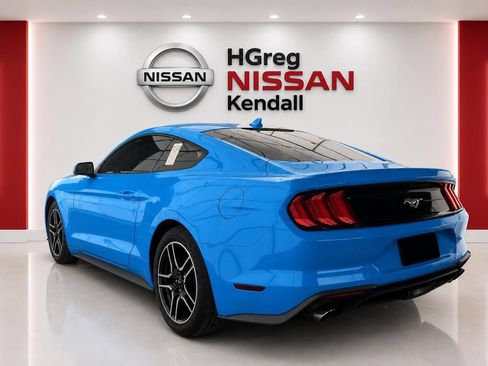 Used 2022 Ford Mustang Premium RWD image 2