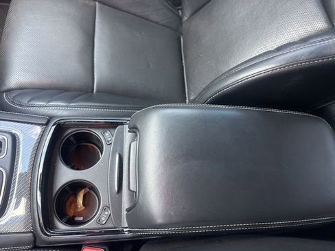 Used 2023 Chrysler 300 C RWD image 34
