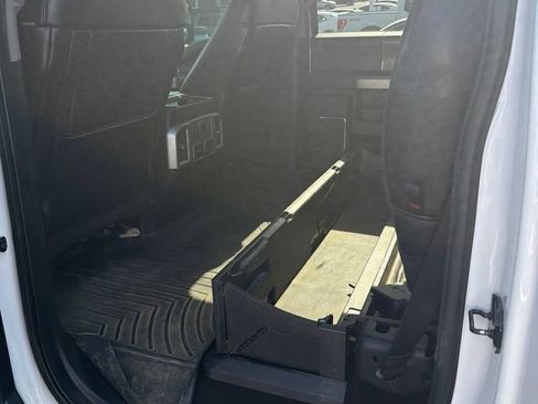 Used 2019 Ford F250 Lariat w/ Lariat Ultimate Package AWD/4WD image 4