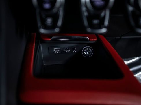Used 2018 Audi R8 V10 w/ Premium Package RWD image 33