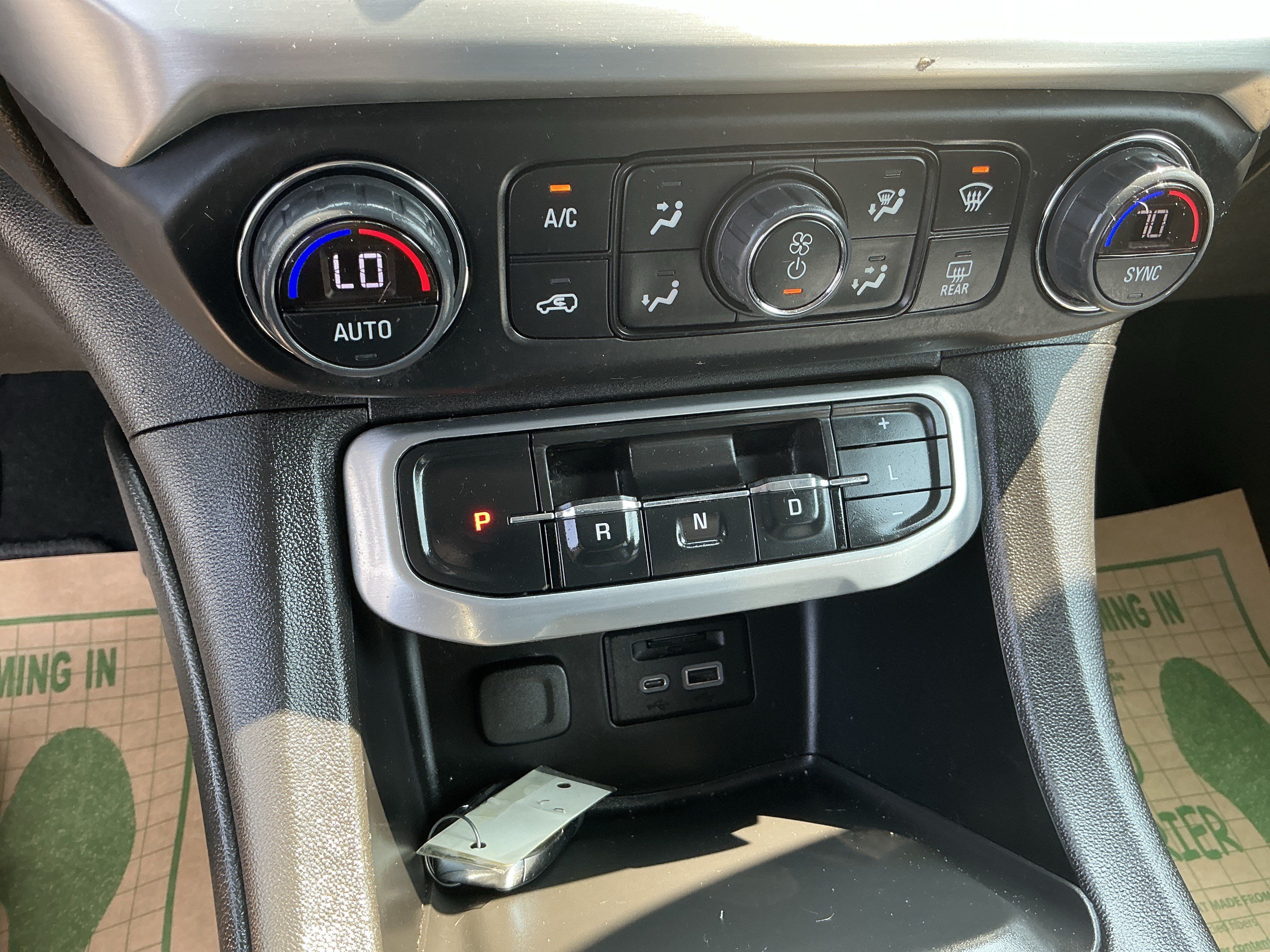 Used 2020 GMC Acadia SLT w/ Trailering Package AWD/4WD image 25