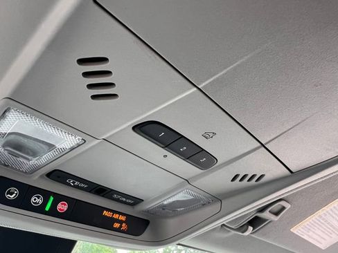 Used 2021 GMC Terrain SLT w/ Elevation Edition image 28