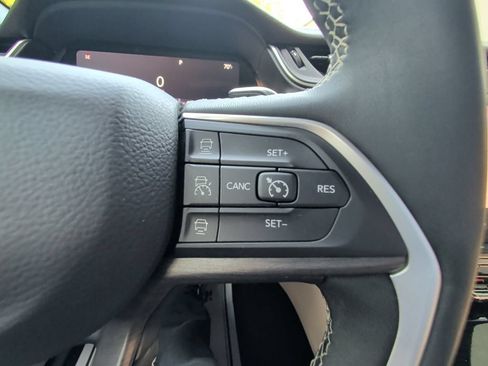 Used 2023 Jeep Grand Cherokee L Limited AWD/4WD image 20