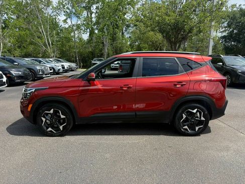 Used 2025 Kia Seltos S FWD image 2