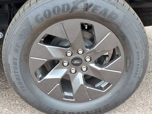 New 2025 Ford F150 Lightning Flash AWD/4WD image 5