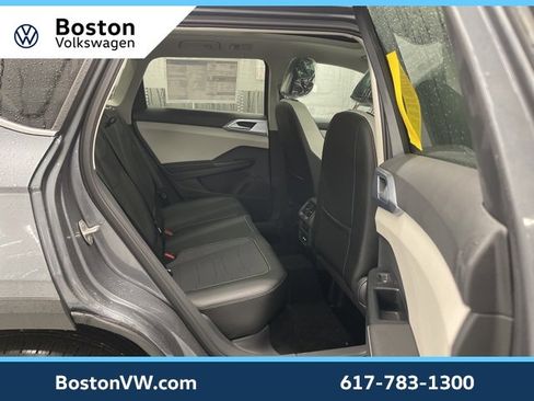 New 2026 Volkswagen Taos SE image 10