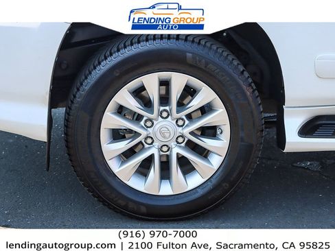 Used 2018 Lexus GX 460 Premium w/ Premium Package image 10