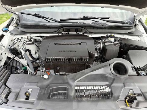 Used 2023 Honda Pilot Touring image 11