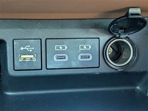 Used 2023 Toyota Highlander Platinum image 29