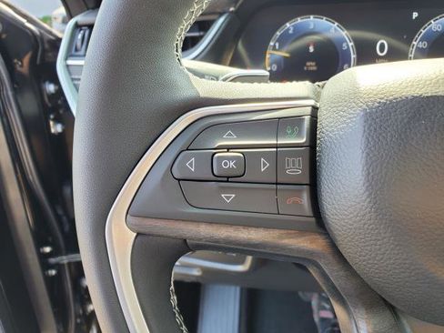 New 2025 Jeep Grand Cherokee L Limited w/ Black Appearance Package image 10