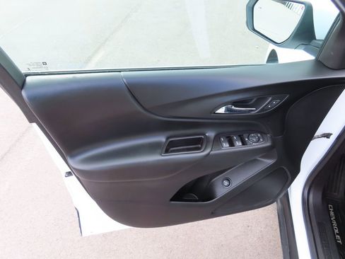 Used 2018 Chevrolet Equinox LT image 22