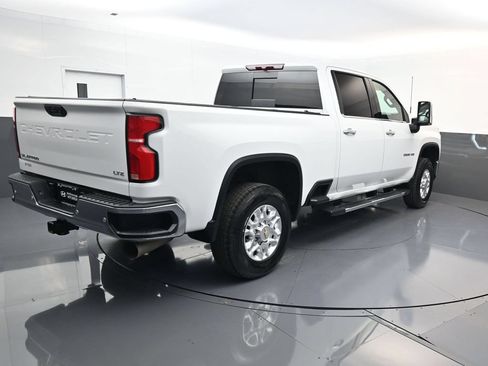 Used 2024 Chevrolet Silverado 2500 LTZ w/ LTZ Convenience Package AWD/4WD image 3
